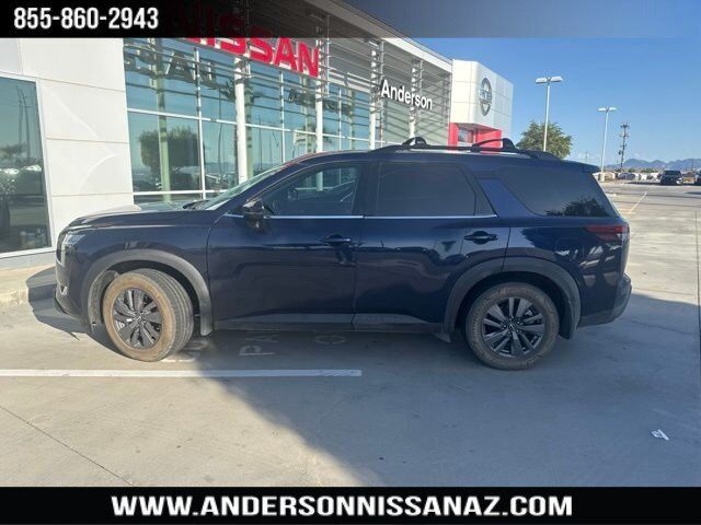2022 Nissan Pathfinder SV