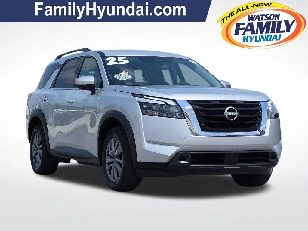2025 Nissan Pathfinder SV — photo 1 of 13