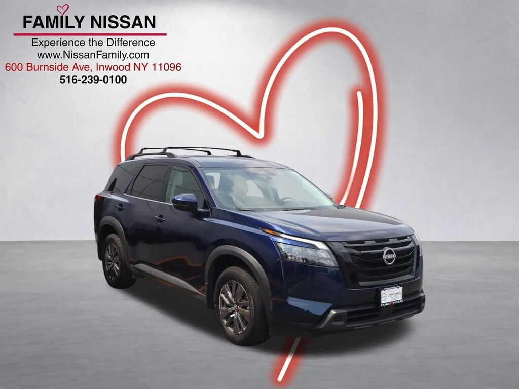 2024 Nissan Pathfinder SV — photo 1 of 13