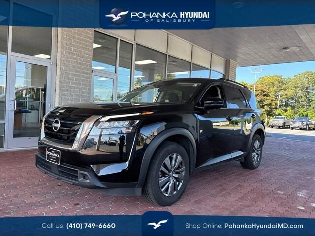 2025 Nissan Pathfinder SV