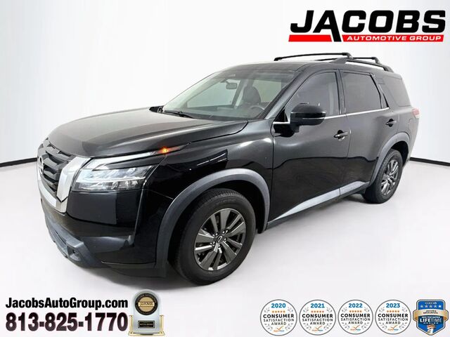 2022 Nissan Pathfinder SV