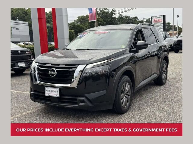 2025 Nissan Pathfinder SV