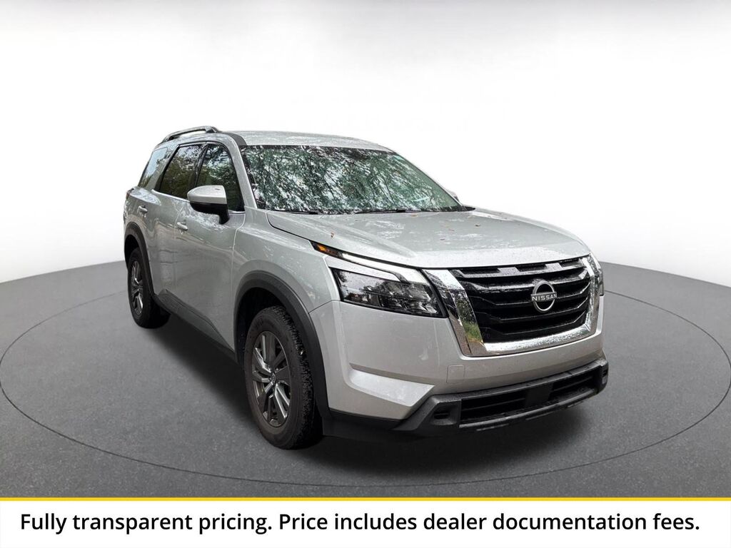 2025 Nissan Pathfinder SV — photo 1 of 2