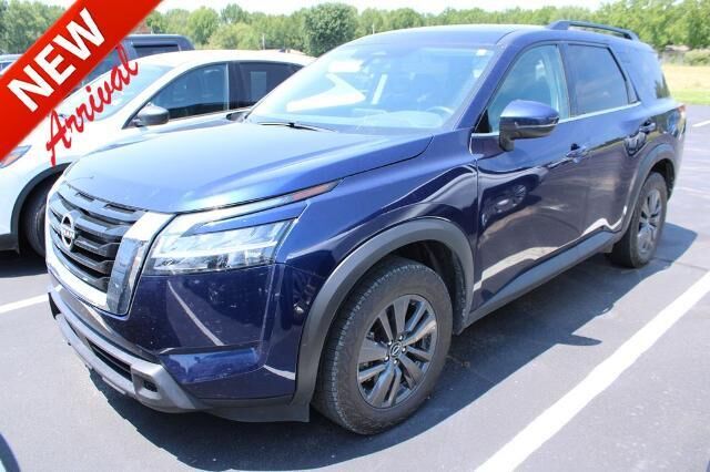 2022 Nissan Pathfinder SV