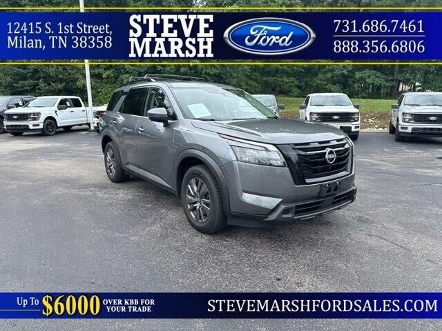 2023 Nissan Pathfinder SV