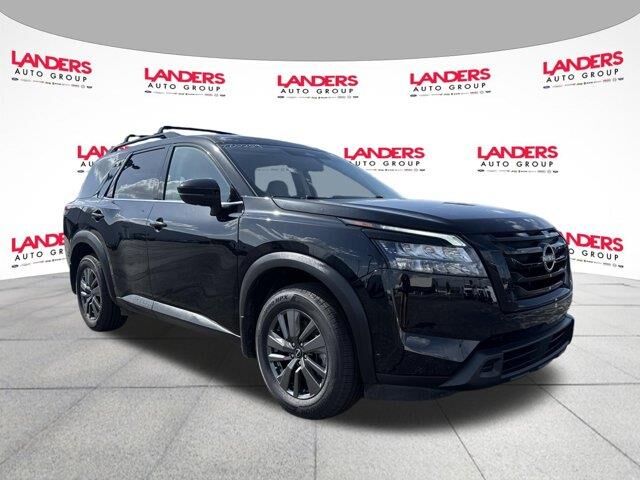 2023 Nissan Pathfinder SV
