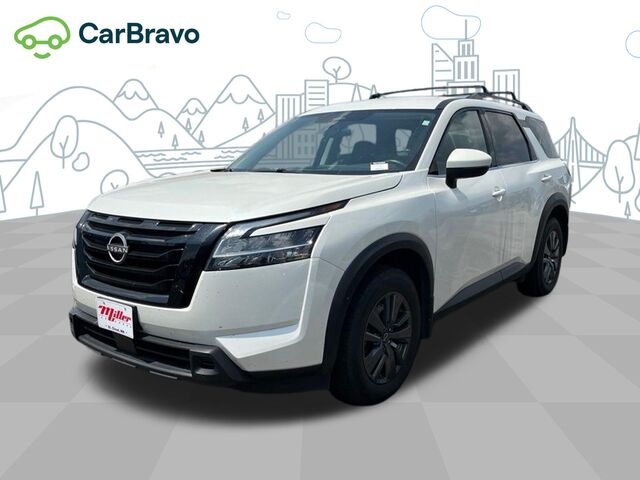 2022 Nissan Pathfinder SV