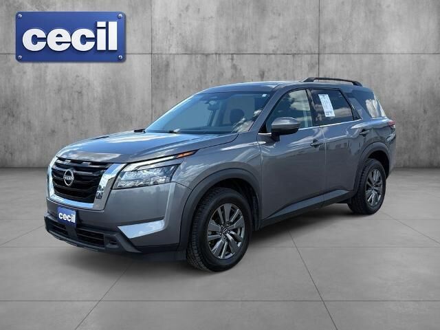 2024 Nissan Pathfinder SV