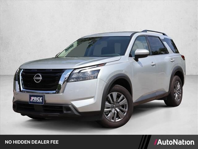 2025 Nissan Pathfinder SV