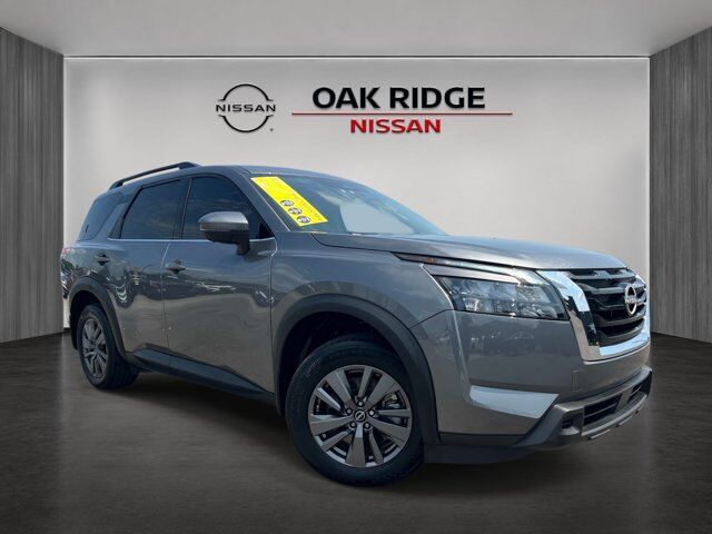 2024 Nissan Pathfinder SV