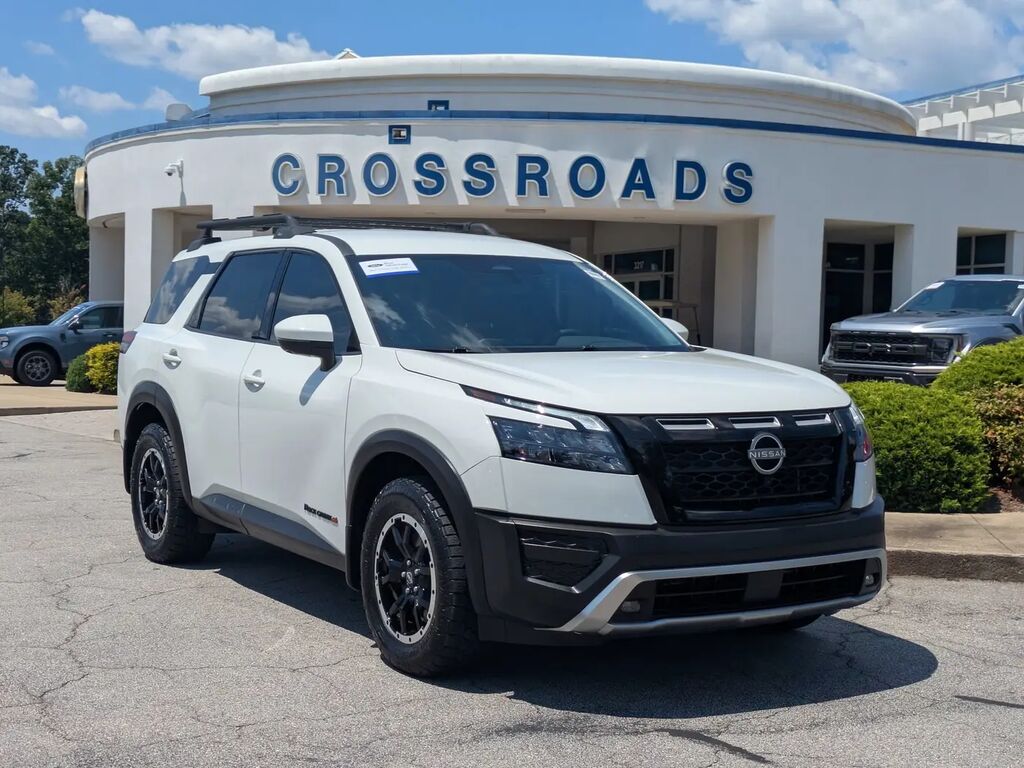 2025 Nissan Pathfinder Rock Creek — photo 1 of 13
