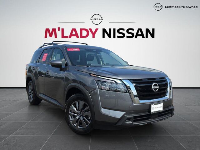 2025 Nissan Pathfinder SV