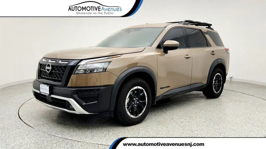2024 Nissan Pathfinder SV — photo 1 of 13