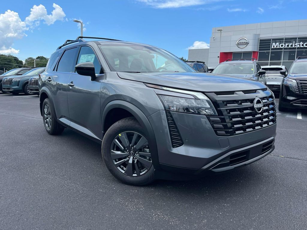 2026 Nissan Pathfinder — photo 1 of 13