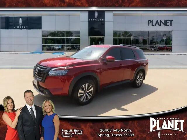2024 Nissan Pathfinder SL