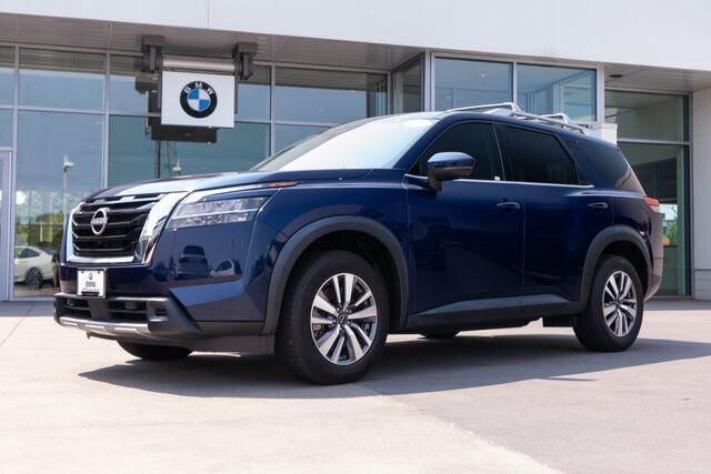 2023 Nissan Pathfinder SL
