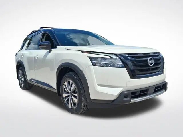 2024 Nissan Pathfinder SL — photo 1 of 12