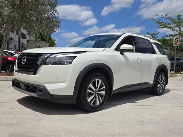 2024 Nissan Pathfinder SL