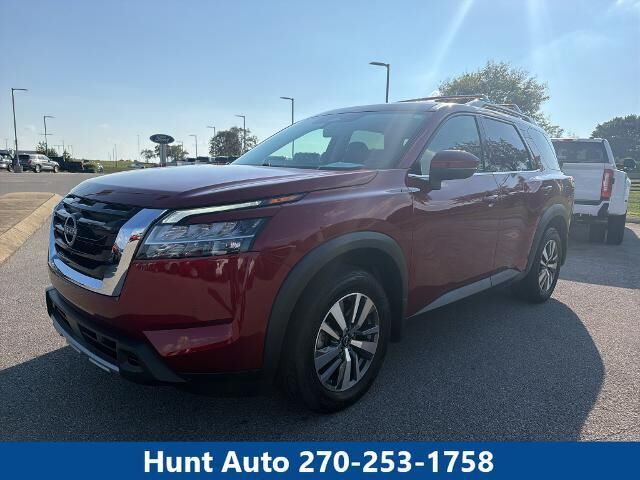 2024 Nissan Pathfinder SL