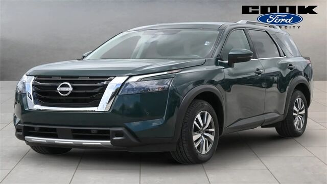 2025 Nissan Pathfinder SL