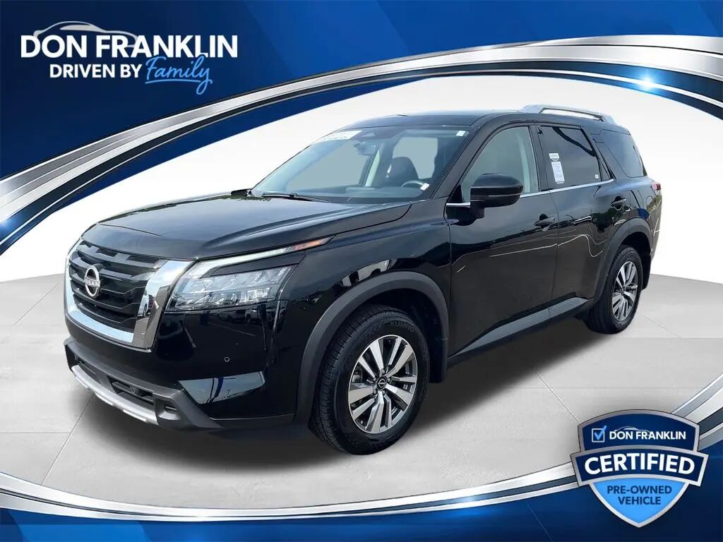 2025 Nissan Pathfinder SL — photo 1 of 13