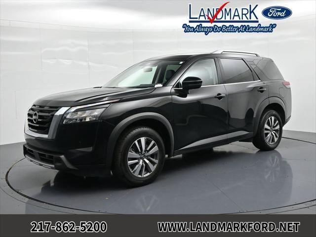 2025 Nissan Pathfinder SL — photo 1 of 12