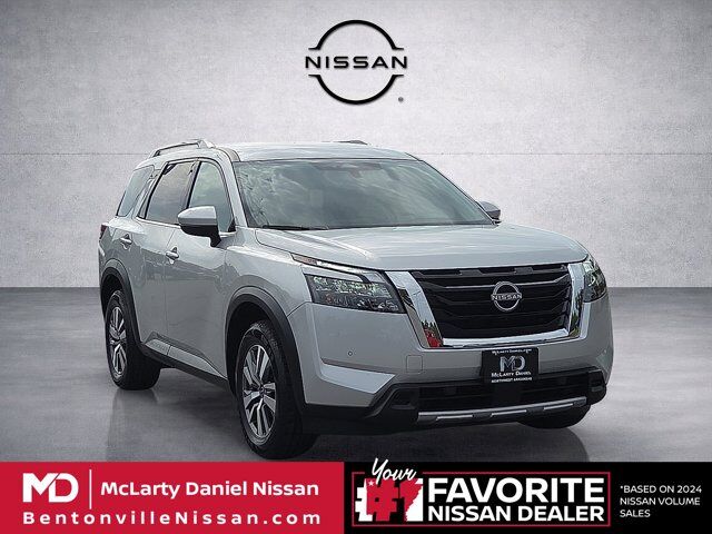2025 Nissan Pathfinder SL