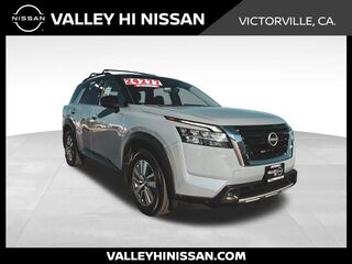 2022 Nissan Pathfinder SL