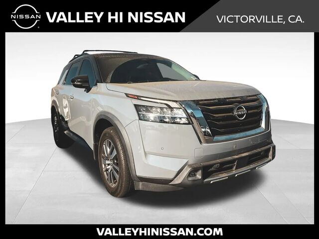 2022 Nissan Pathfinder SL