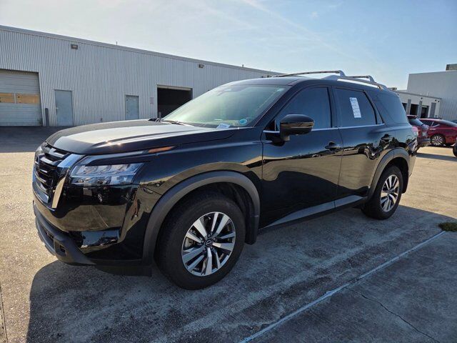 2024 Nissan Pathfinder SL