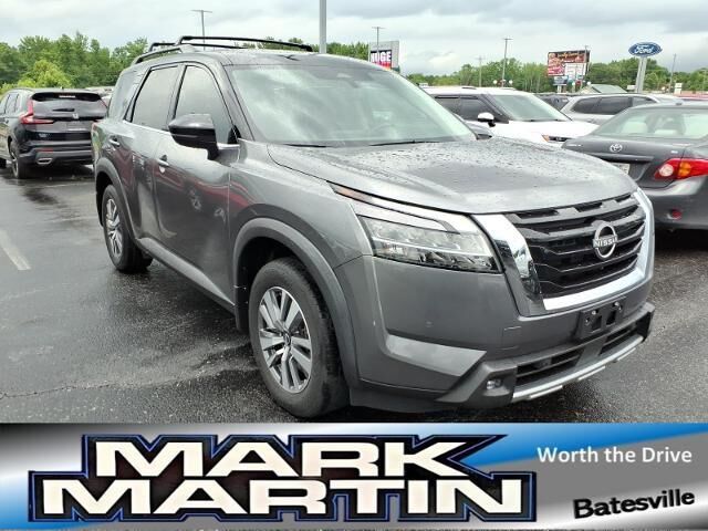 2022 Nissan Pathfinder SL