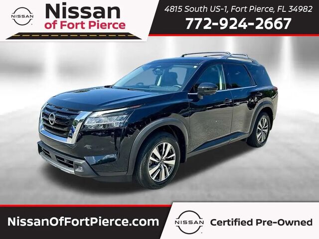 2022 Nissan Pathfinder SL