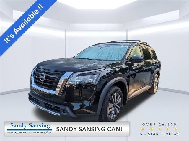 2023 Nissan Pathfinder SL