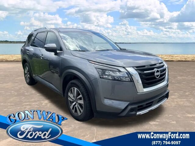 2025 Nissan Pathfinder SL