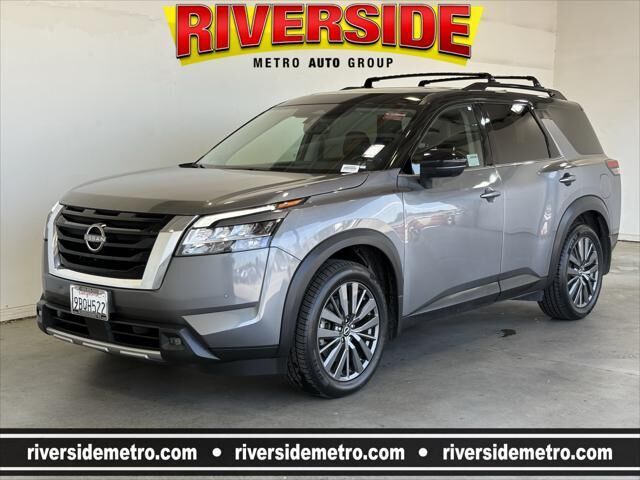2022 Nissan Pathfinder SL