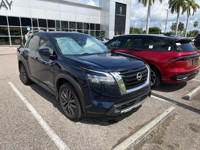 2022 Nissan Pathfinder SL