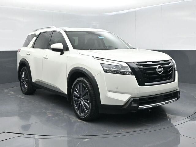 2022 Nissan Pathfinder SL