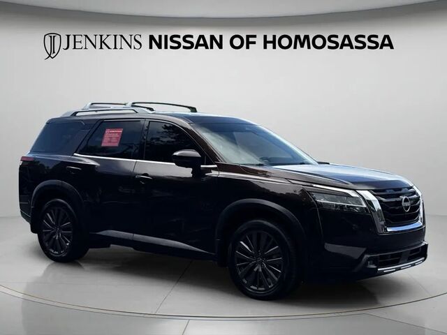 2022 Nissan Pathfinder SL