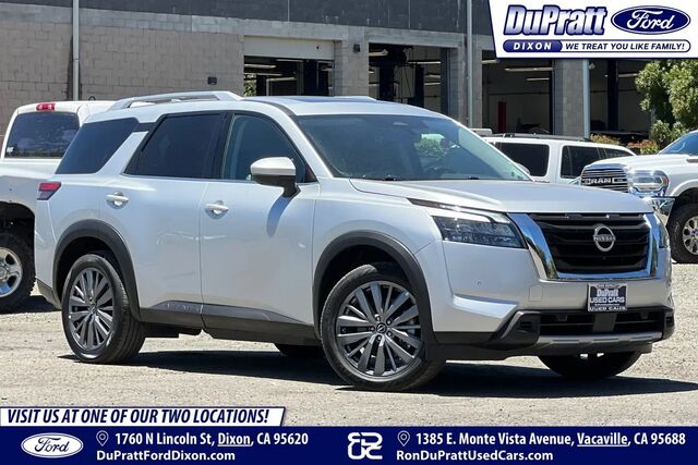 2025 Nissan Pathfinder SL