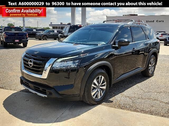 2023 Nissan Pathfinder SL