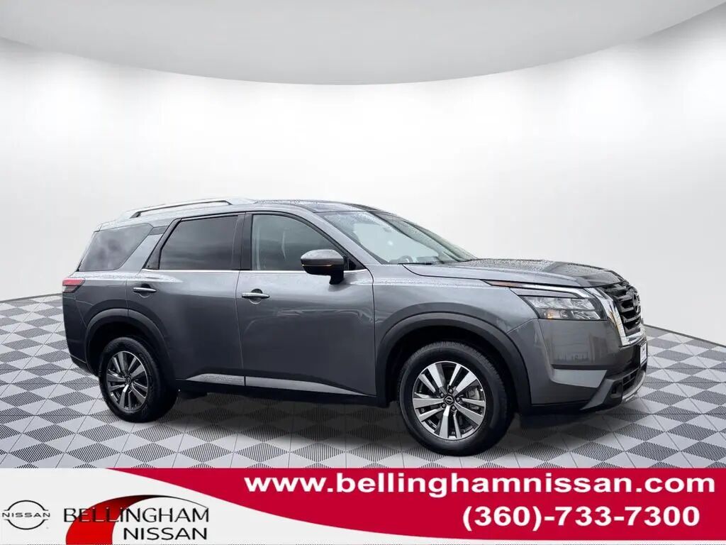 2025 Nissan Pathfinder SL