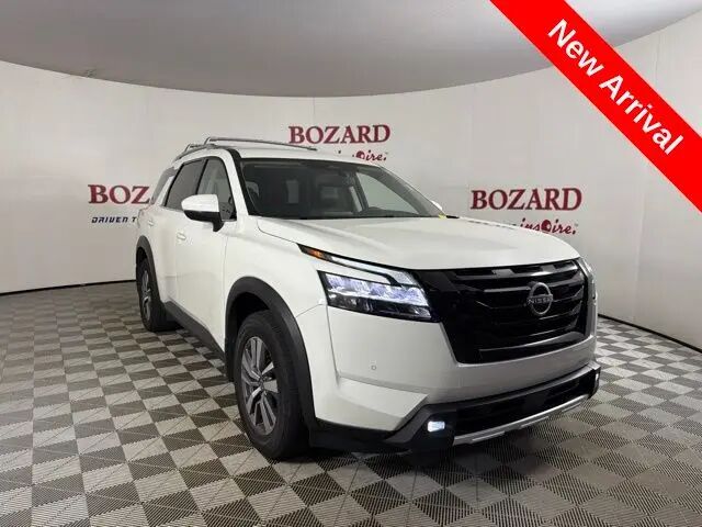 2022 Nissan Pathfinder SL