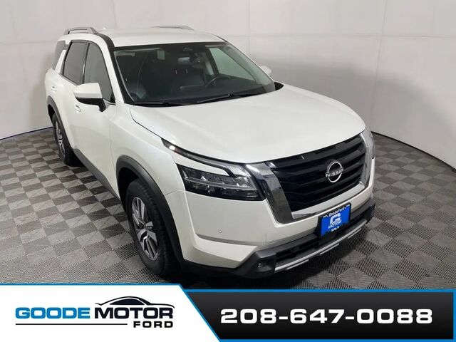 2022 Nissan Pathfinder SL