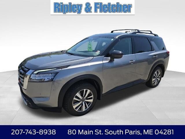 2022 Nissan Pathfinder SL