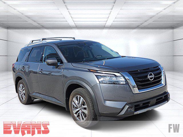 2022 Nissan Pathfinder SL