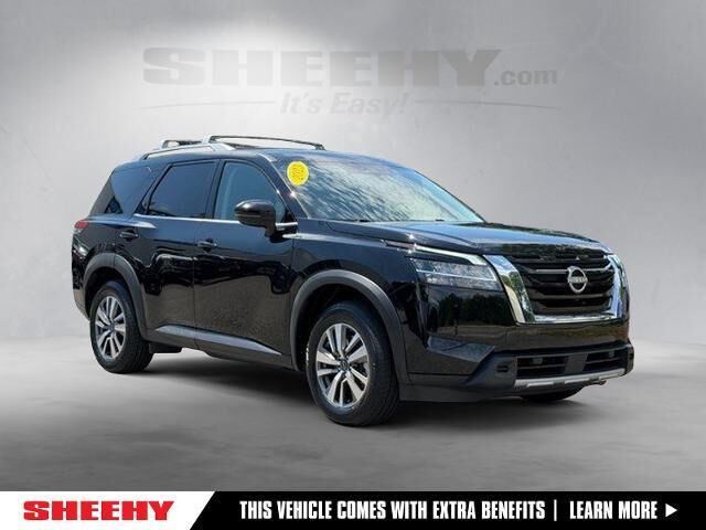 2023 Nissan Pathfinder SL
