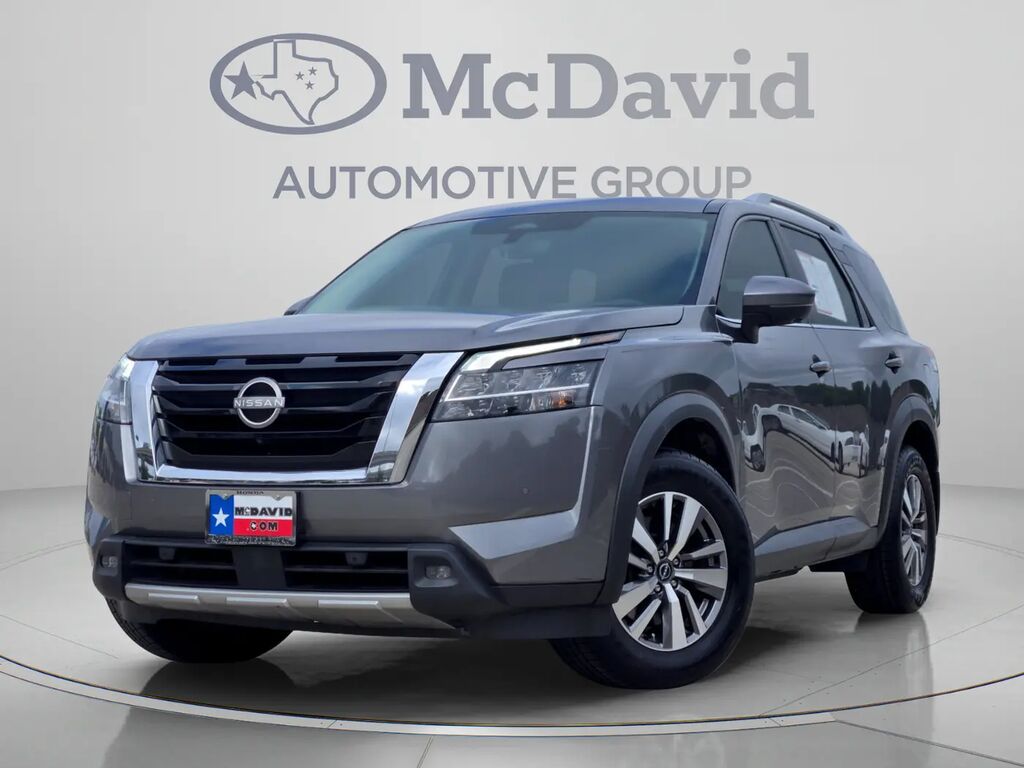 2023 Nissan Pathfinder SL — photo 1 of 12