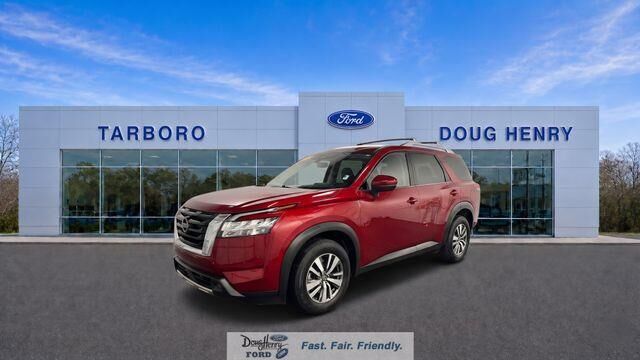 2023 Nissan Pathfinder SL