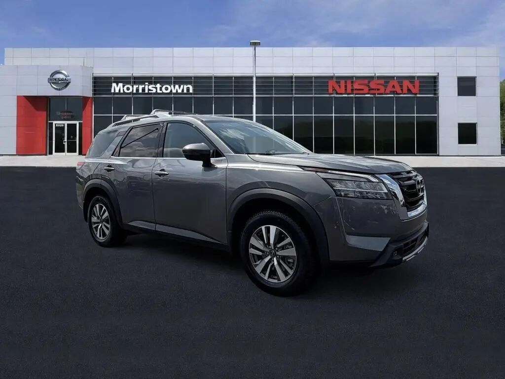 2023 Nissan Pathfinder SL