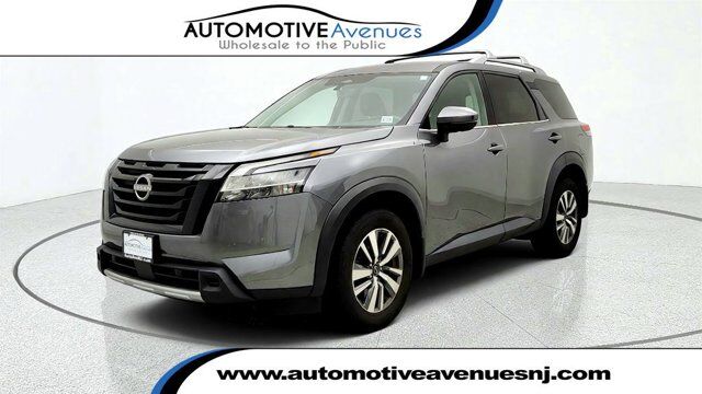 2024 Nissan Pathfinder SL